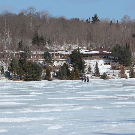 Dunlop Lake Lodge Elliot Lake ภายนอก รูปภาพ