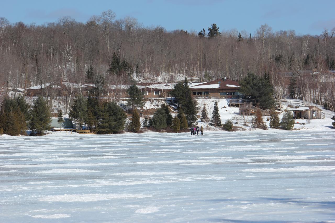 Dunlop Lake Lodge Elliot Lake ภายนอก รูปภาพ