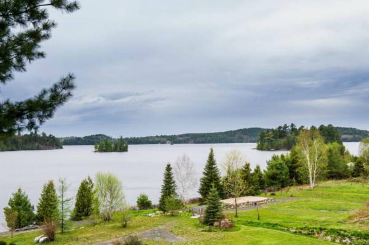 Dunlop Lake Lodge Elliot Lake ภายนอก รูปภาพ