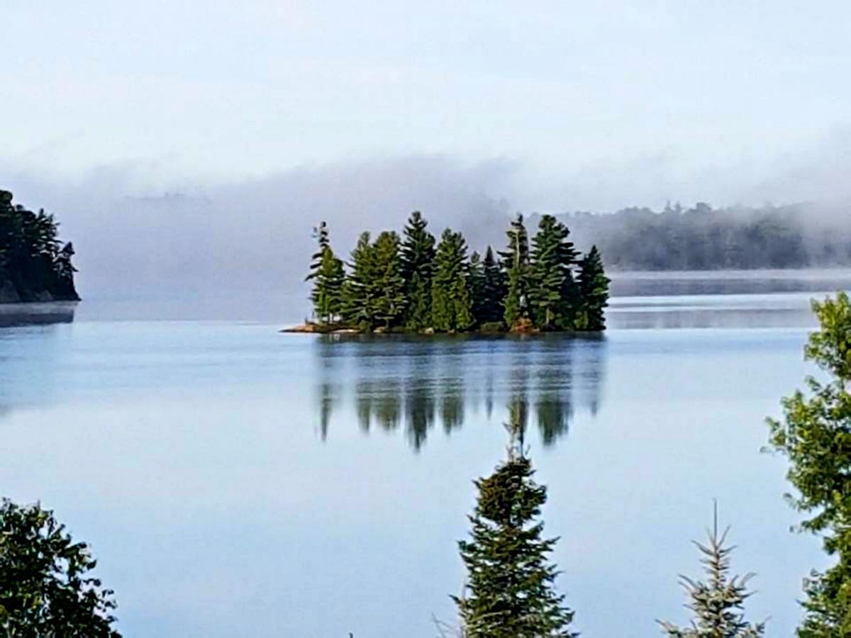 Dunlop Lake Lodge Elliot Lake ภายนอก รูปภาพ